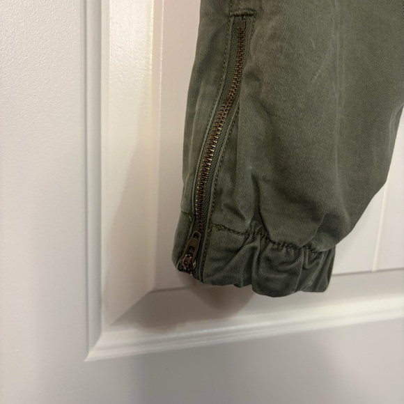 Banana Republic Authentic Chino Olive Green Jogger Pants Zip Ankle Size 0‎ - Picture 2 of 9